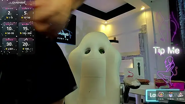 Snapshot of AnaRuiz chatting on October 21, 2025, 12:26 pm AnaRuiz online show from October 21, 2025, 12:26 pm