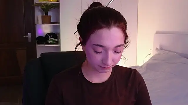 Snapshot of YasmineWest chatting on June 15, 2026, 2:34 am YasmineWest online show from June 15, 2026, 2:34 am