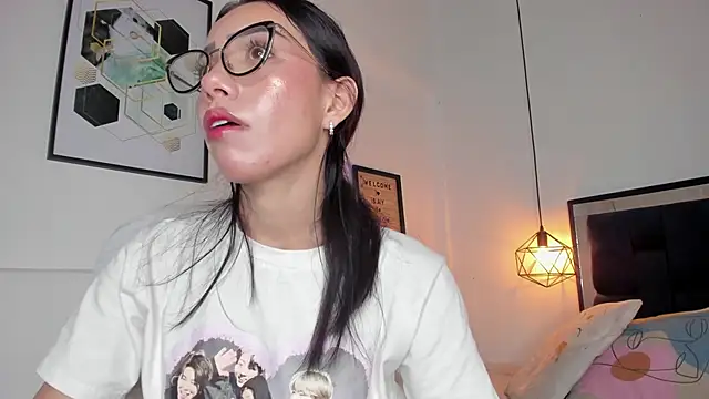 amysc online show from October 28, 2025, 1:32 pm