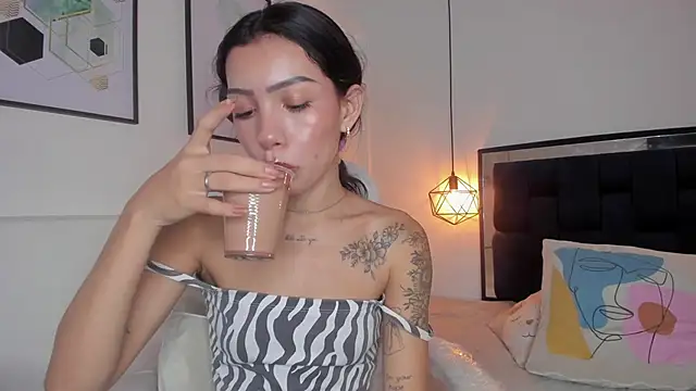 amysc online show from October 8, 2025, 1:34 pm