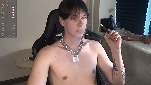 Snapshot of carthylovvve chatting on October 10, 2025, 12:28 pm carthylovvve online show from October 10, 2025, 12:28 pm