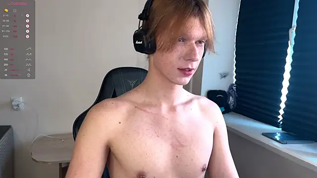 Snapshot of carthylovvve chatting on November 18, 2025, 10:07 am carthylovvve online show from November 18, 2025, 10:07 am