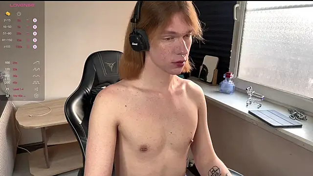 carthylovvve online show from April 16, 2026, 3:18 am