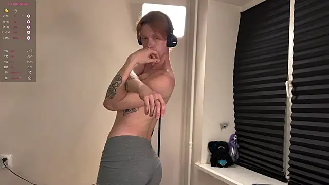 Snapshot of carthylovvve chatting on November 15, 2025, 5:17 pm carthylovvve online show from November 15, 2025, 5:17 pm