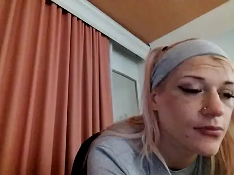 SexxxiLexiiii online show from February 20, 2026, 5:15 am