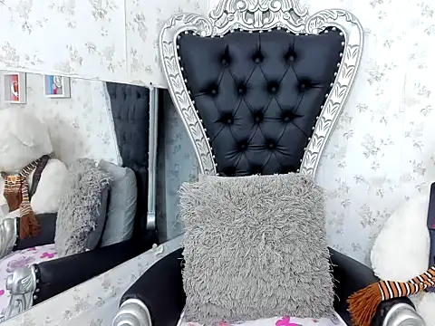 milf bigass  online show from January 15, 2026, 12:41 pm