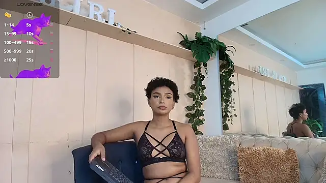 saray mardez online show from March 10, 2025, 12:28 pm