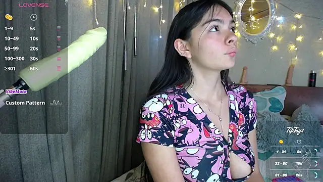 Snapshot of Dreams_sophi chatting on October 20, 2025, 2:46 am Dreams sophi online show from October 20, 2025, 2:46 am