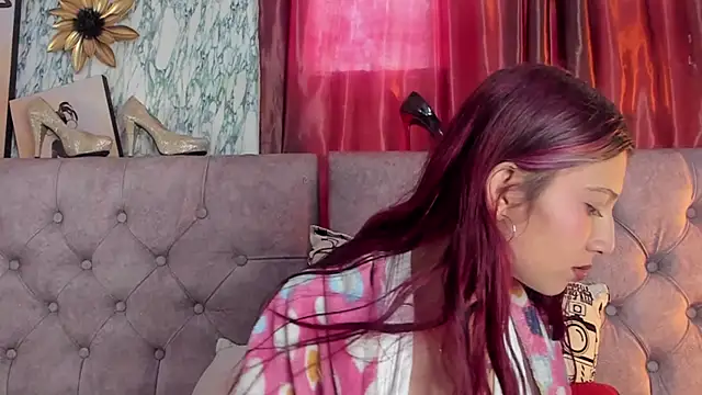  Scarlett 01 online show from December 5, 2025, 2:04 pm