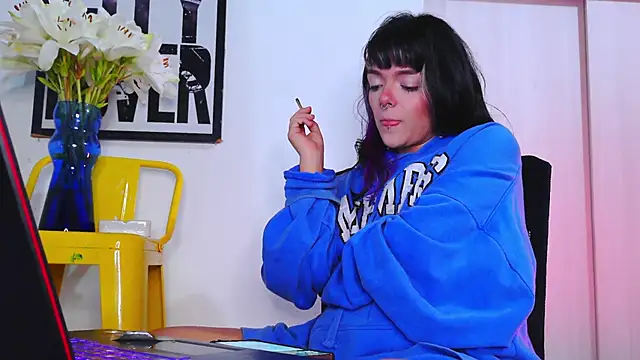 purple em69 online show from November 16, 2025, 6:51 am