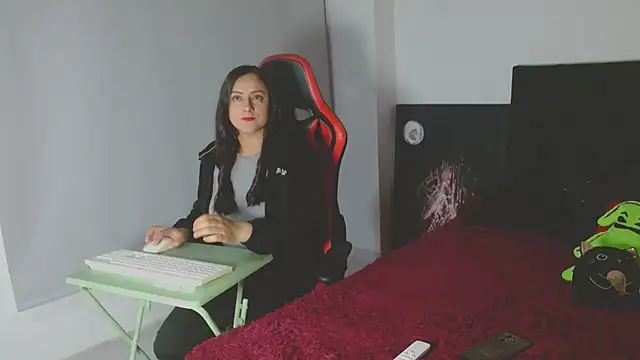 Noamartin  online show from March 3, 2026, 1:01 am