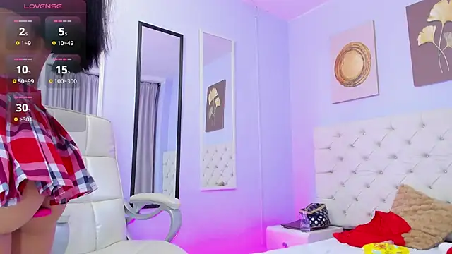 sarah cruzz  online show from December 12, 2024, 12:38 am