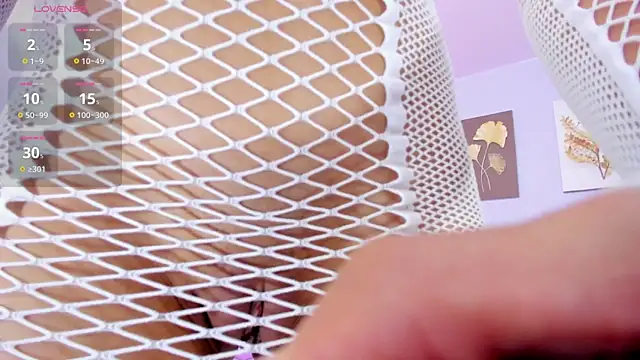 sarah cruzz  online show from December 10, 2024, 1:11 am