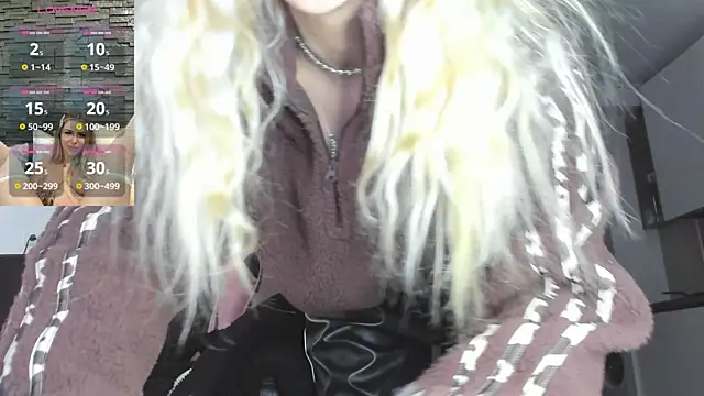 Megan Ros online show from February 12, 2025, 12:44 pm