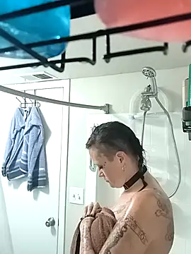 renegade vyxxen online show from March 16, 2026, 9:06 pm