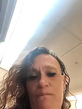 renegade vyxxen online show from April 9, 2026, 12:11 pm