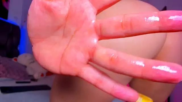 camilawhite   online show from April 1, 2026, 4:37 pm