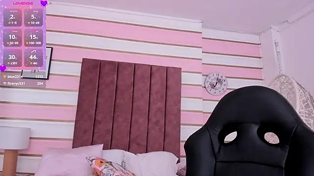 Snapshot of emma_castilloo chatting on March 23, 2025, 12:47 am emma castilloo online show from March 23, 2025, 12:47 am