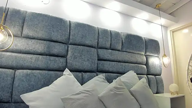 Snapshot of emma_castilloo chatting on September 14, 2025, 9:15 pm emma castilloo online show from September 14, 2025, 9:15 pm