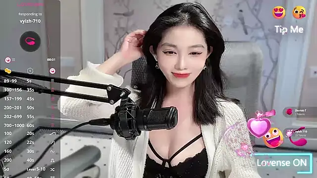 Snapshot of vyizh- chatting on October 21, 2025, 12:15 pm vyizh- online show from October 21, 2025, 12:15 pm
