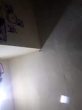  Redwine  online show from September 17, 2025, 5:15 pm