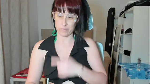 emmita69  online show from February 8, 2026, 1:14 am