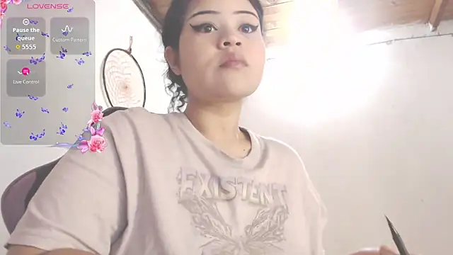 Amara18  online show from April 11, 2026, 6:32 am