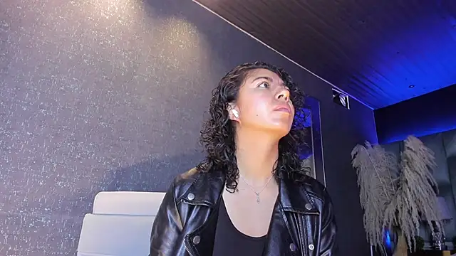 Amareto  online show from October 12, 2025, 12:06 pm