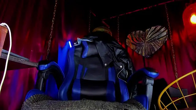 LatinMilk  online show from October 15, 2025, 12:09 am