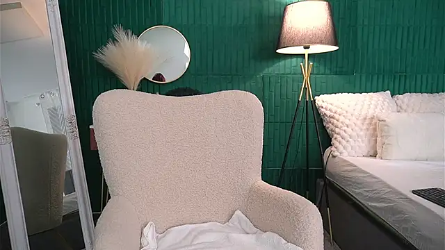 HaileyMoonn online show from November 13, 2025, 4:16 am