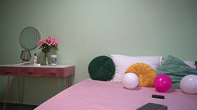 Snapshot of HaileyMoonn chatting on March 11, 2025, 7:35 am HaileyMoonn online show from March 11, 2025, 7:35 am
