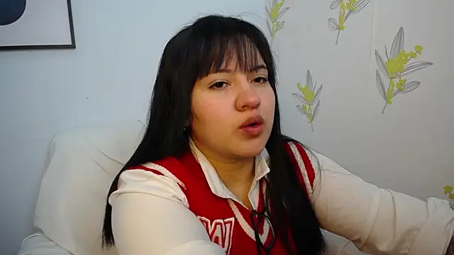 Snapshot of dannarossy_ chatting on January 24, 2025, 8:34 am dannarossy online show from January 24, 2025, 8:34 am