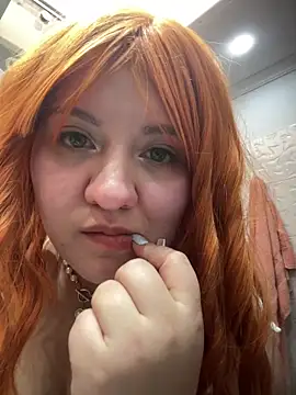 Snapshot of dannarossy_ chatting on March 11, 2025, 12:39 pm dannarossy online show from March 11, 2025, 12:39 pm