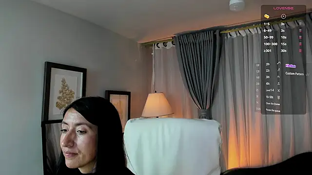 kira moon   online show from October 19, 2025, 8:22 pm