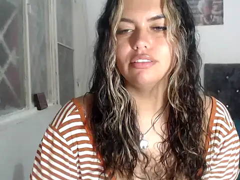 Snapshot of sweetkitty_16 chatting on September 26, 2025, 8:05 pm sweetkitty 16 online show from September 26, 2025, 8:05 pm