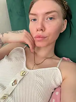 Snapshot of Lisaaa_Alisa chatting on June 3, 2026, 4:13 am Lisaaa Alisa online show from June 3, 2026, 4:13 am