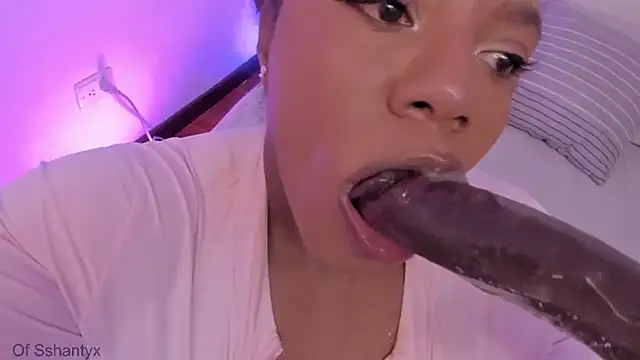 Snapshot of Sexyshantal_ chatting on July 29, 2026, 7:13 pm Sexyshantal online show from July 29, 2026, 7:13 pm
