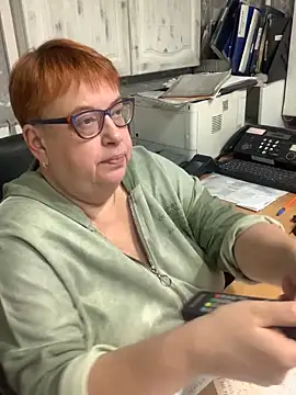 Klio5678 online show from April 17, 2026, 8:44 pm