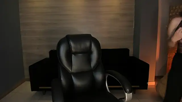 Snapshot of DominiqueVega chatting on January 14, 2025, 9:09 pm DominiqueVega online show from January 14, 2025, 9:09 pm