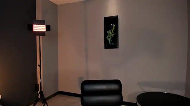 Snapshot of DominiqueVega chatting on October 23, 2025, 9:57 pm DominiqueVega online show from October 23, 2025, 9:57 pm