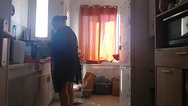 FrancaiseLynne online show from March 20, 2026, 3:13 pm