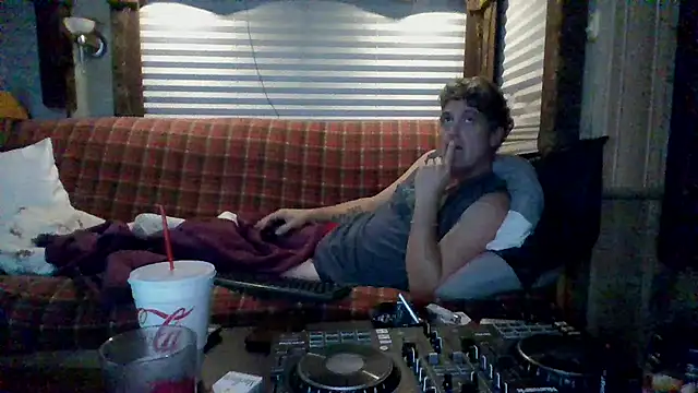 lateniter online show from November 29, 2025, 11:10 am