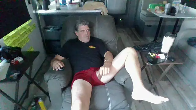 lateniter online show from October 31, 2025, 10:16 pm