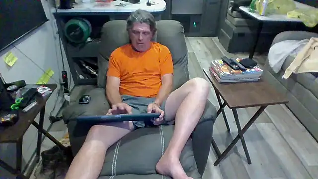 lateniter online show from March 31, 2026, 3:52 am