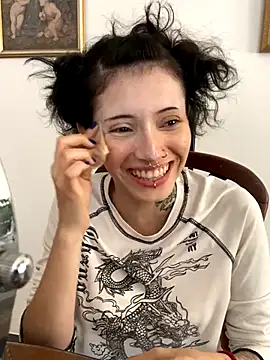 Snapshot of LiliJones_ chatting on October 22, 2025, 5:12 pm LiliJones online show from October 22, 2025, 5:12 pm