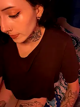 Snapshot of LiliJones_ chatting on November 14, 2025, 1:26 pm LiliJones online show from November 14, 2025, 1:26 pm