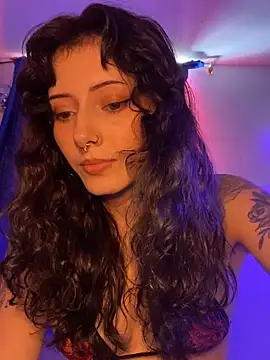 Snapshot of LiliJones_ chatting on November 13, 2025, 4:22 pm LiliJones online show from November 13, 2025, 4:22 pm