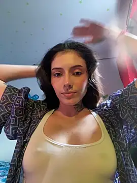 LiliJones  online show from May 14, 2026, 8:06 pm