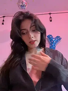 LiliJones  online show from April 13, 2026, 8:46 pm