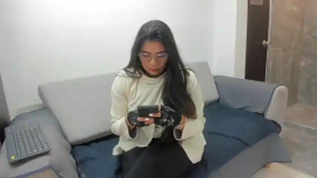 Luna Dumont online show from January 7, 2026, 11:15 am